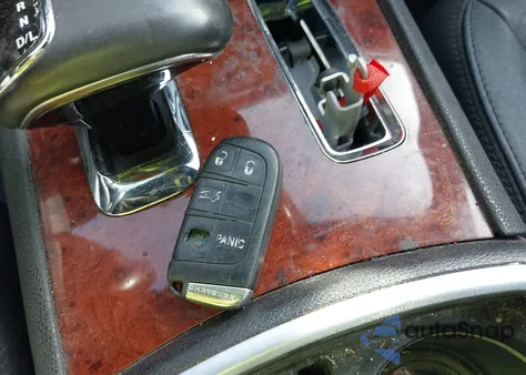 2013 Chrysler 300 Motown z USA, uszkodzony, nr VIN 2C3CCAAG6DH508209